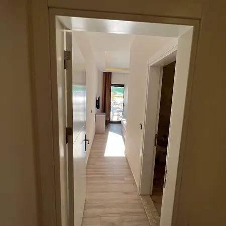 Life Point מלון 3*