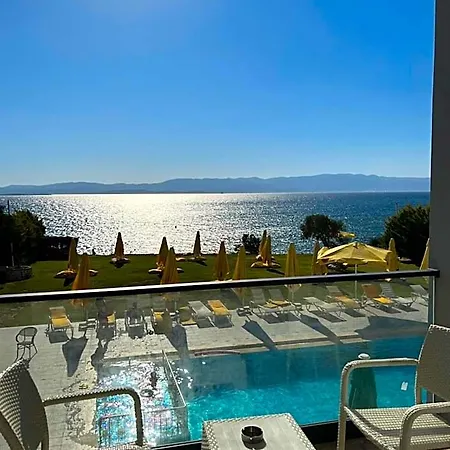 Life Point Hotel 3*